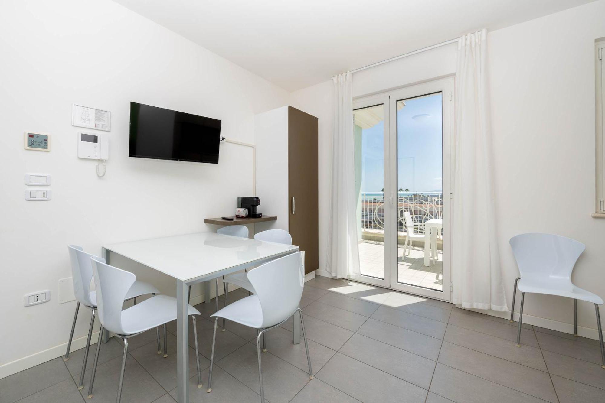 Altomare - Vibra Apartman Villa Rosa Di Martinsicuro Kültér fotó